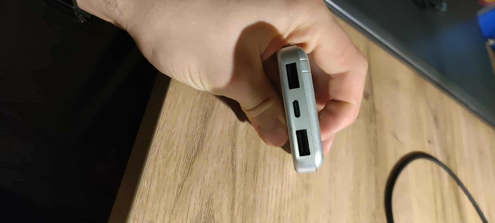 Power bank 5000mAh jak nowy