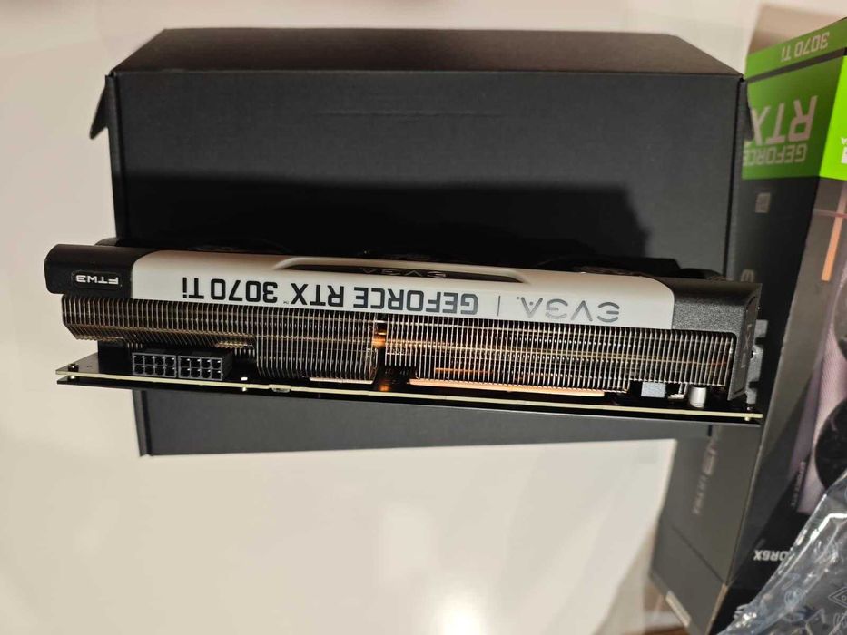 EVGA GeForce RTX 3070 Ti FTW3 Ultra - 8GB como nova