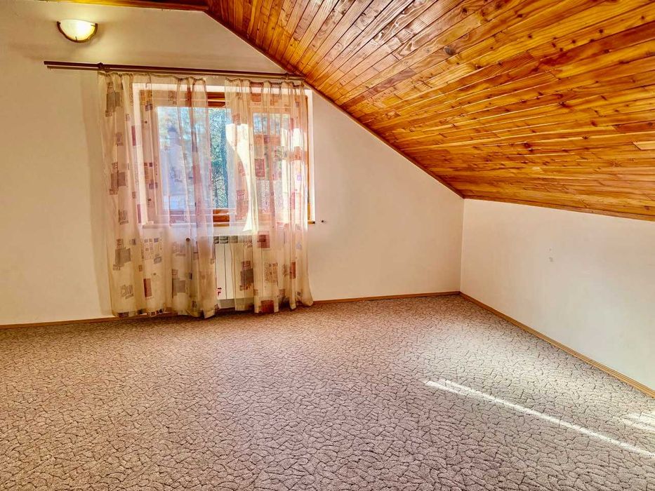 Оренда будинку у Брюховичах біля лісу