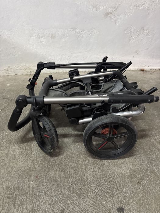 Carrinho de Bebé Jané Matrix Light 2 – 2 em 1 (Ovo + Alcofa)