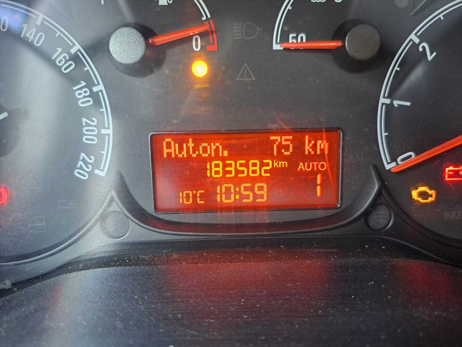 Opel Combo D L1H1 – 1.6 CDTI Automática (SEM DOCUMENTOS)