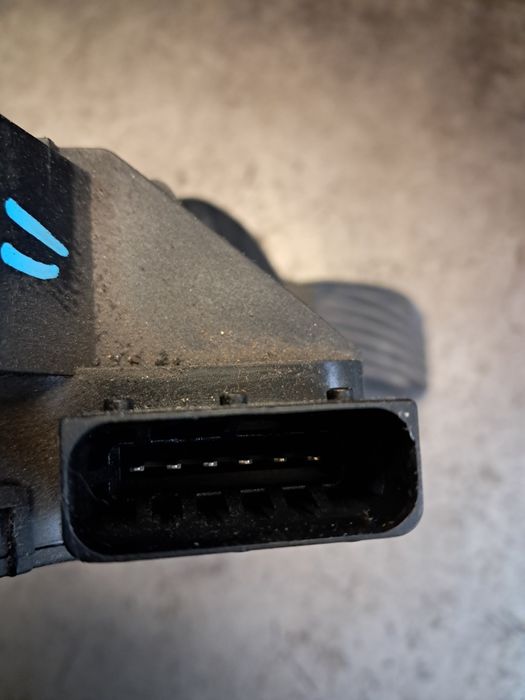 Pedał gazu potencjometr Opel Corsa D rok 2009 benzyna 1.0 12v