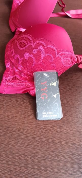 Бюстгалтер малиновий
