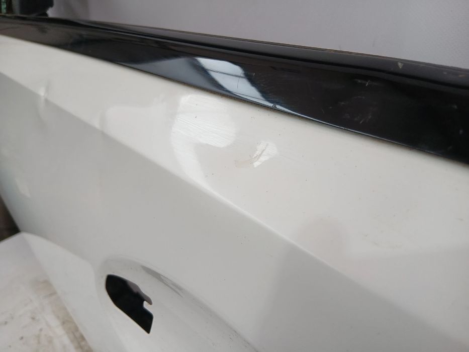 Porta frente esquerda MERCEDES-BENZ Classe C Carrinha (S206)