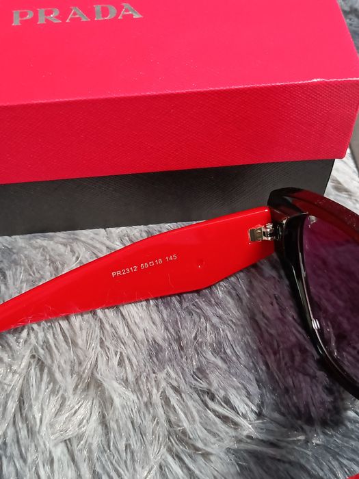Óculos de Sol Estilo Cat-Eye PREMIUM – Preto e Vermelho (Full Set)