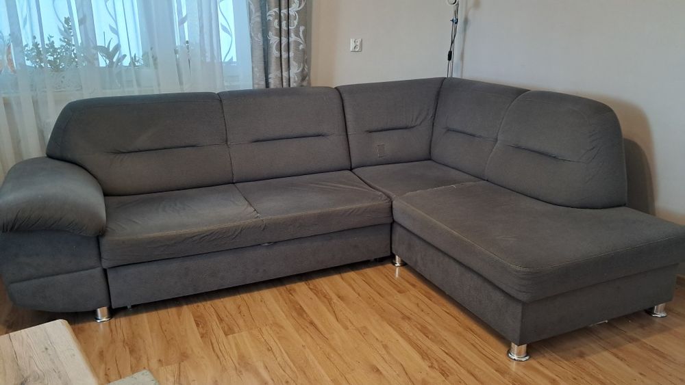 Narożnik pokojowy uszkodzony