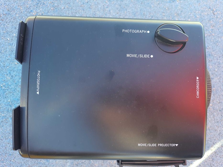 Equipamento auxiliar de digitalização de filmes, fotos e slides