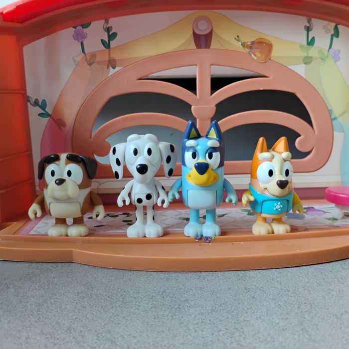 Bluey zestaw auto domek