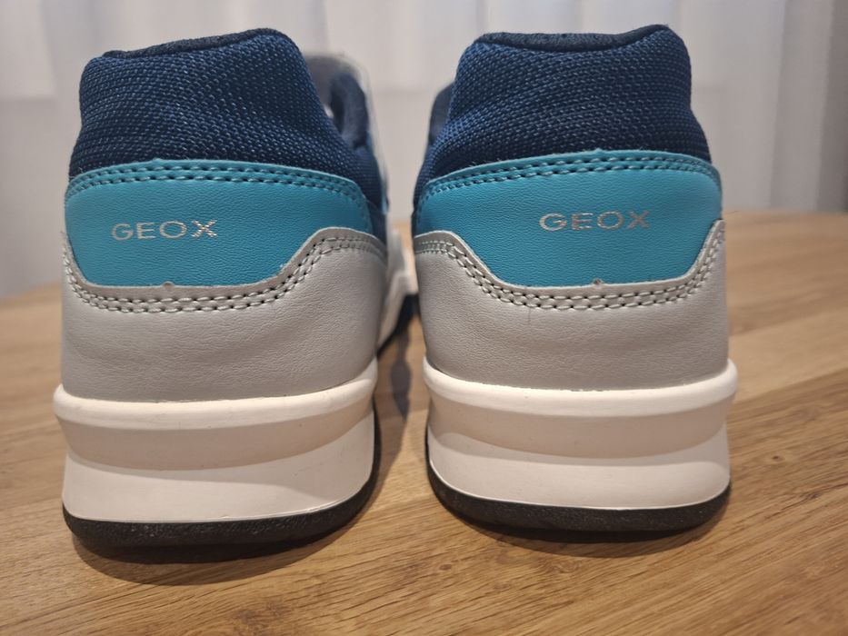 Buty chłopięce Geox nowe  r. 39