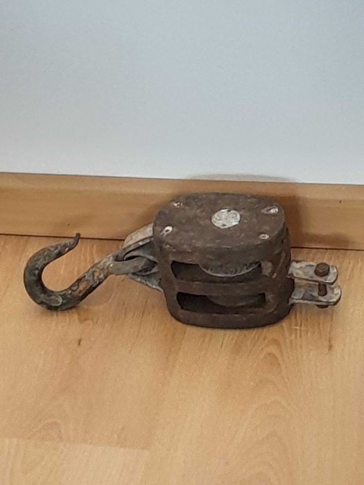 Pulleys, construction material for yachts, fishing boats, cranes. €40.64752171836419121