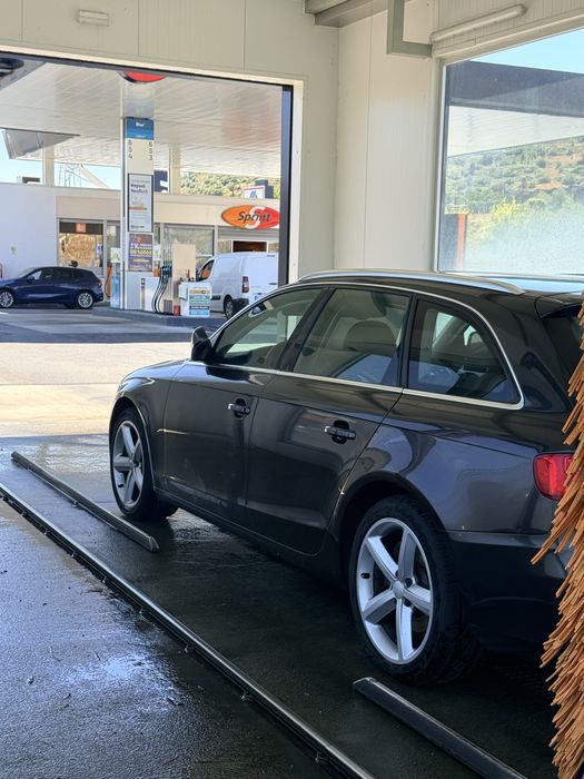 Audi a4  avant 2.0 b8 2010