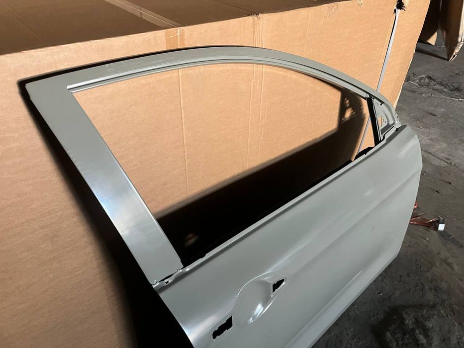 Двері пепедні права та ліва  на Nissan Rogue Sport/Qashqai 2014+