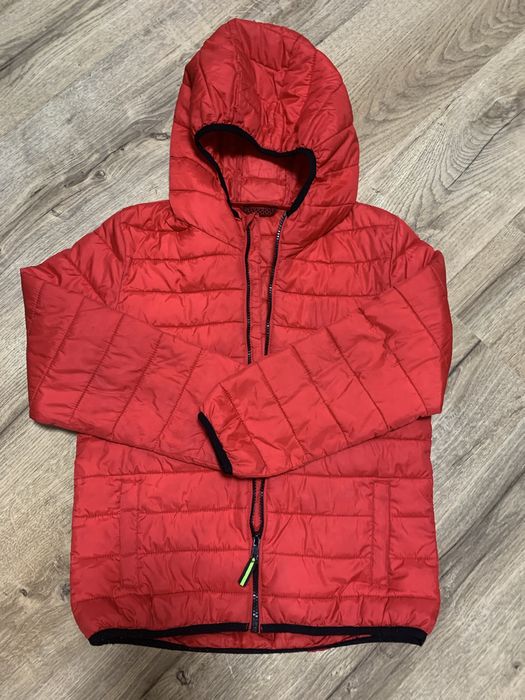 Куртка червона хлопчику чи дівчинці