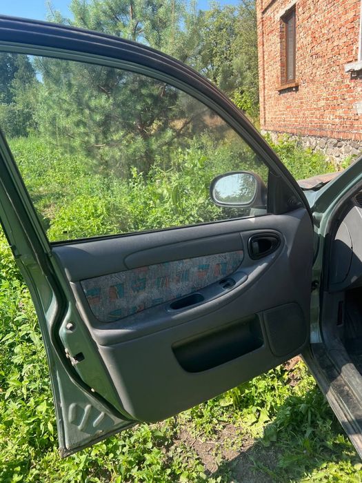 Розбираємо Daewoo Lanos Заз Ланос 1.6v16 Фари стопи