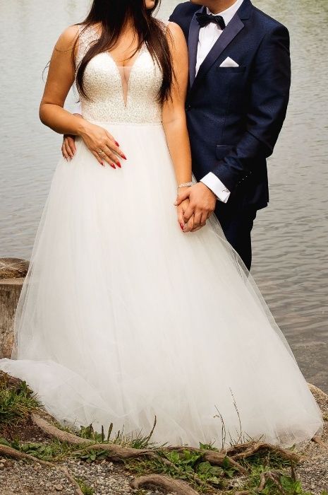 Zjawiskowa Suknia Ślubna - księżniczka, dekolt V, cekiny, r.38