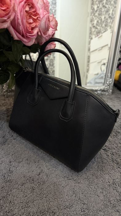 Сумка чорна givenchy