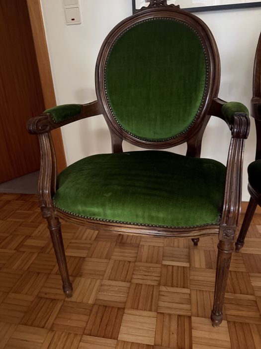 Duas cadeiras 50 euros conjunto