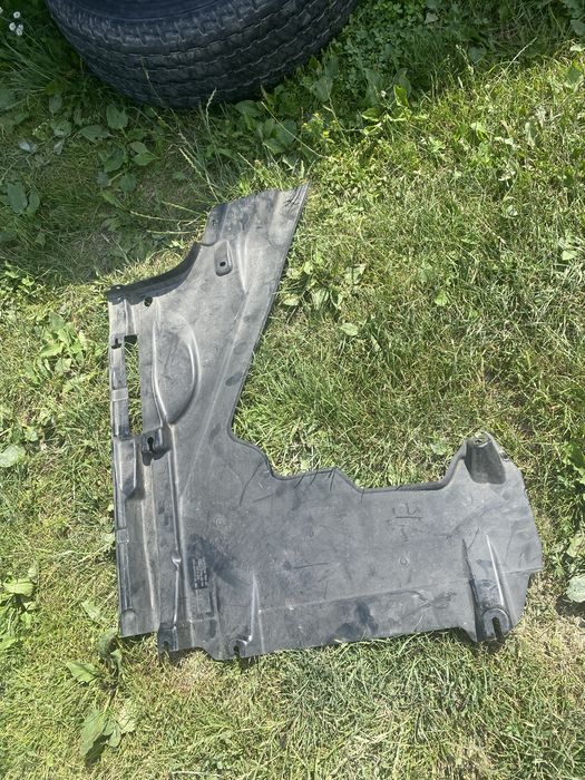 Захист Audi A4 B9, 8W0825216,8w0825215