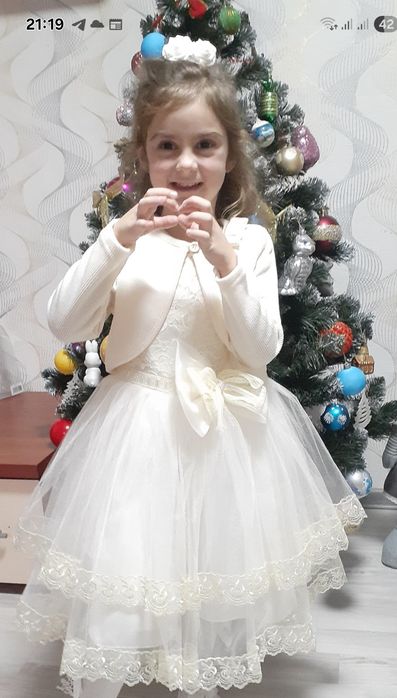 Продам святкову дитячу сукню!
