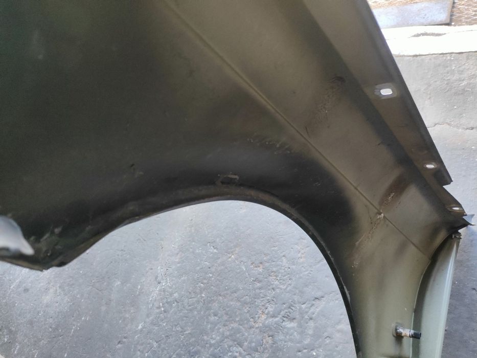 BMW E46 Błotnik prawy sedan kombi czarny Schwartz 2