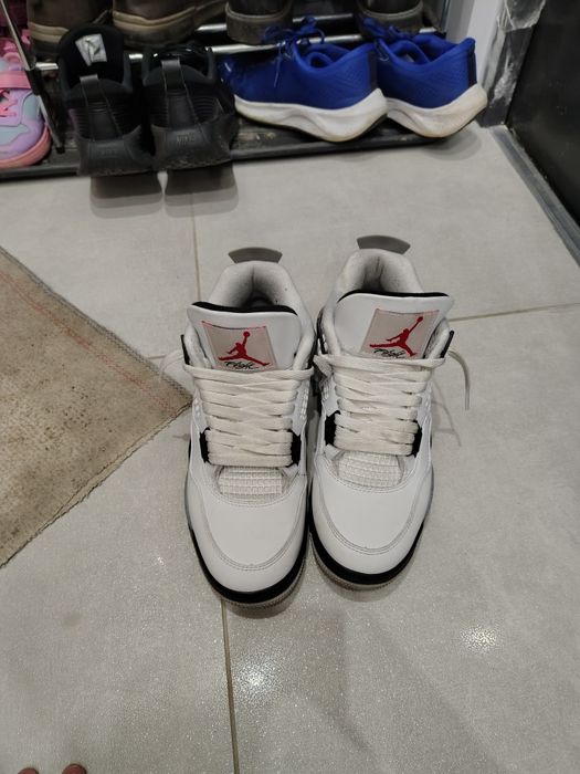 Jordan 4 white cement retro