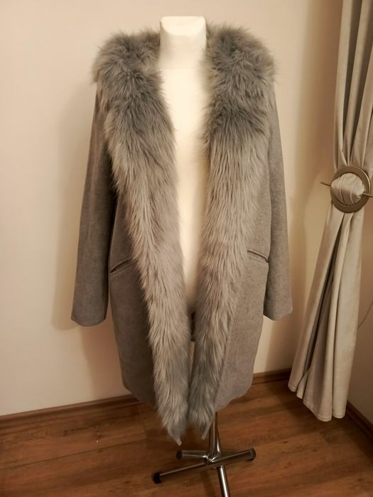 Popielaty płaszczyk damski