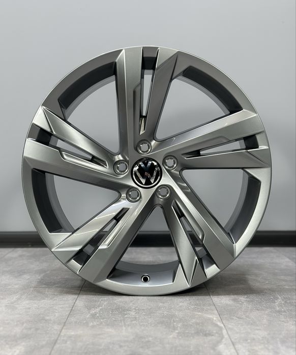 Нові оригінальні диски Volkswagen VW Tiguan R-Line Valencia 5х112 R19