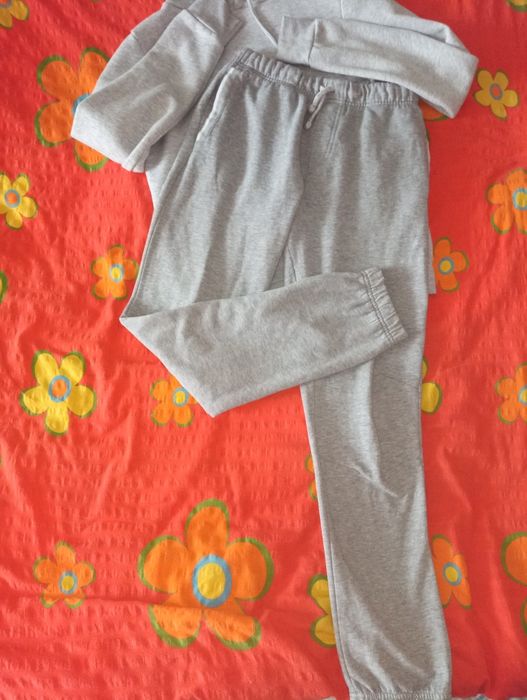 Спортивний костюм 200 грн