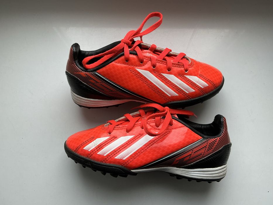 Сороконожки Adidas F10 32  р.