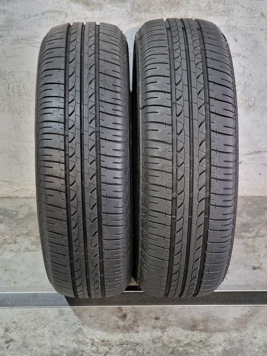 2 Pneus 185/65R15 BRIDGESTONE Semi Novos