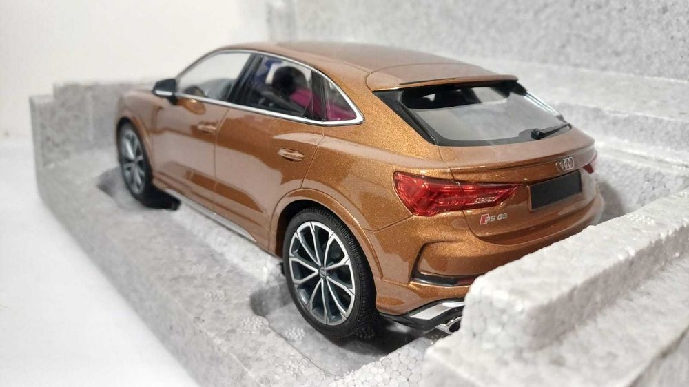 1/18 Audi RS Q3 Sportback Baujahr 2019 - Minichamps