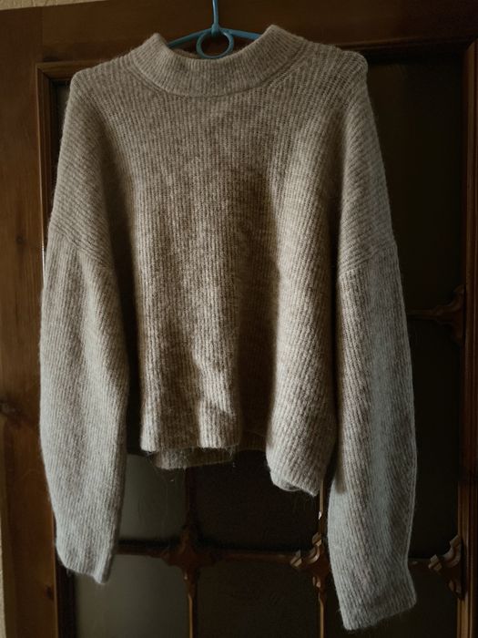 Светр молочно-бежевий