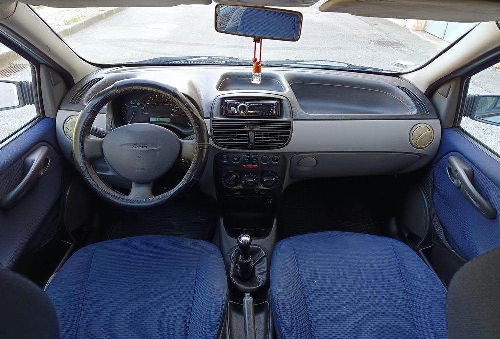 Fiat Punto 1.9 JTD 80cv 5 lugares