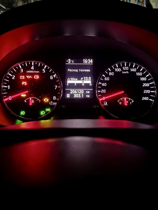 Nissan X-trail 2011 року