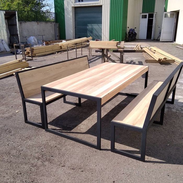 Садовая мебель. Деревянные заборы, изделия из дерева.