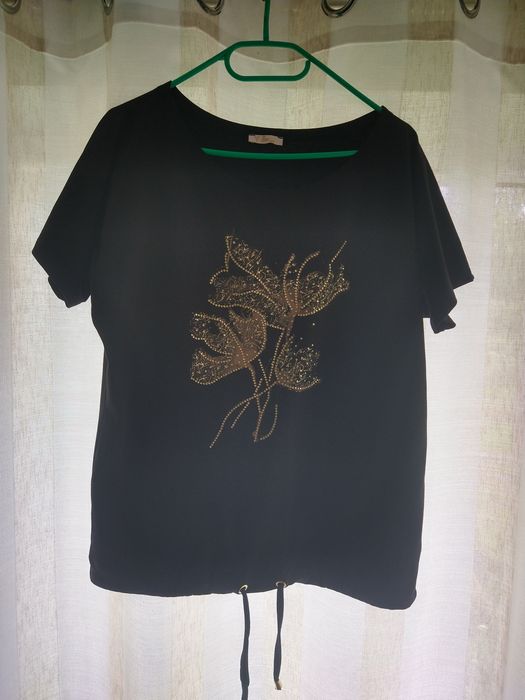 T-shirt czarny z nadrukiem,L- ka(g)
