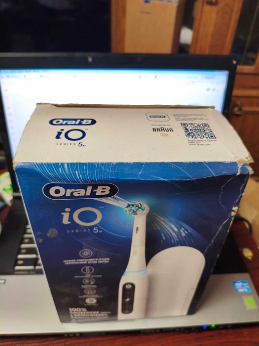 Oral B szczoteczka magnetyczna IO series 5 biała