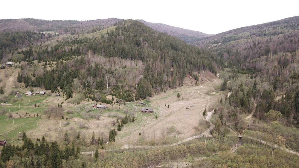 Топова ділянка під відпочинковий бізнес в Карпатах