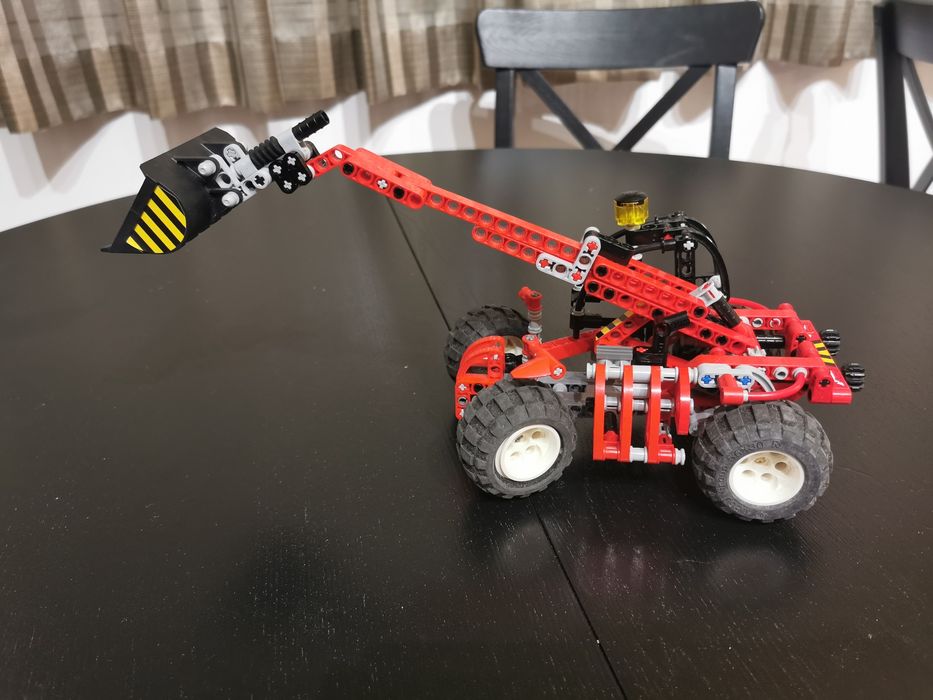 Lego Technic Telehandler 8283