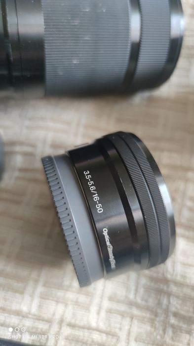 Фотоапарат і спалах SONY a6000