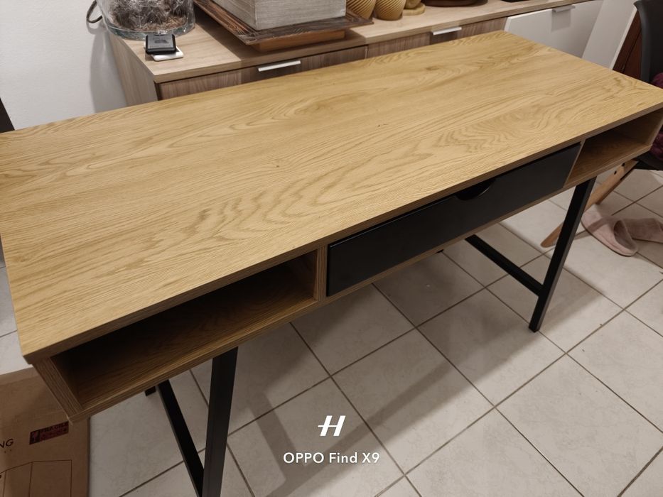 Secretária cor carvalho