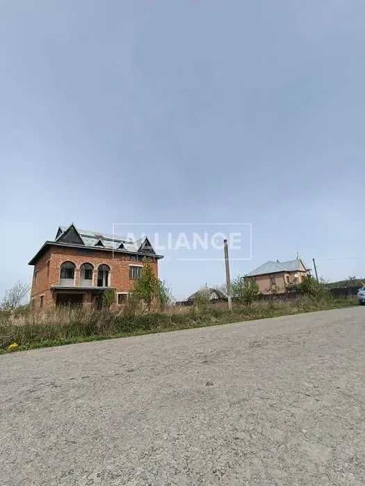 Продам будинок в Тисмениці З наповненням готовий до ремонту