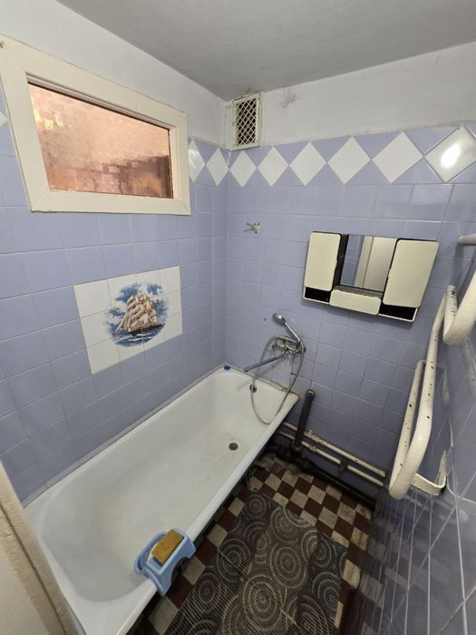 Продаж 2-кімнатної квартири вул Космонавтів