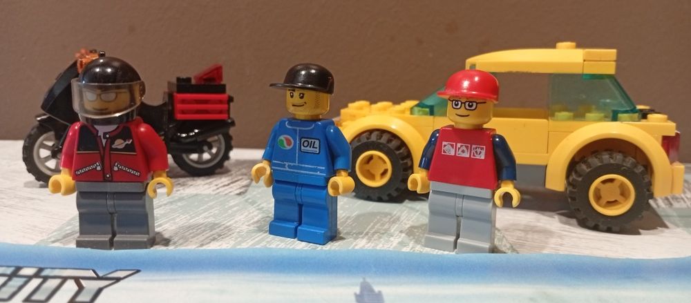 7993 auta z zestawu stacji paliw lego