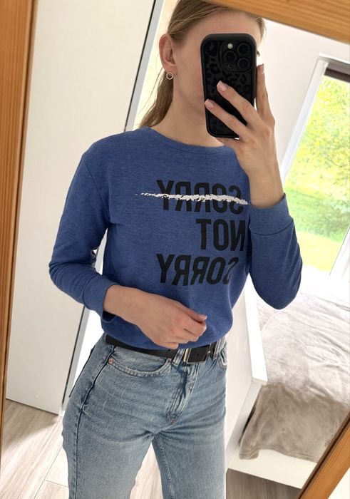 Bluza z napisem niebieska
