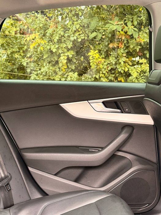 AUDI A4B9 2016.
