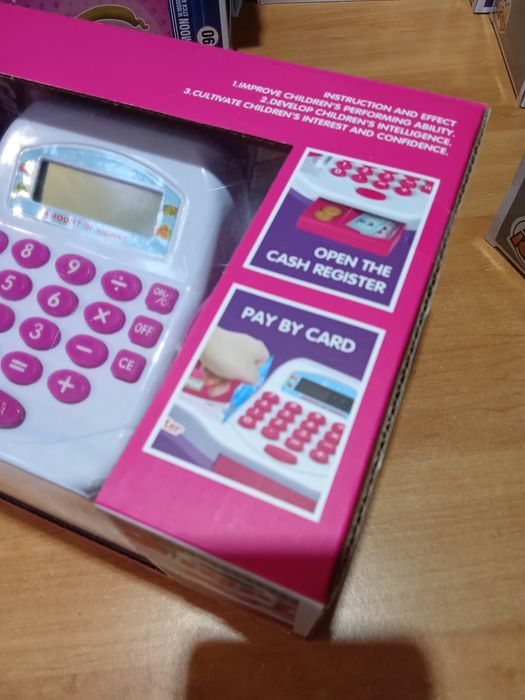 Caixa registadora nova selada em caixa