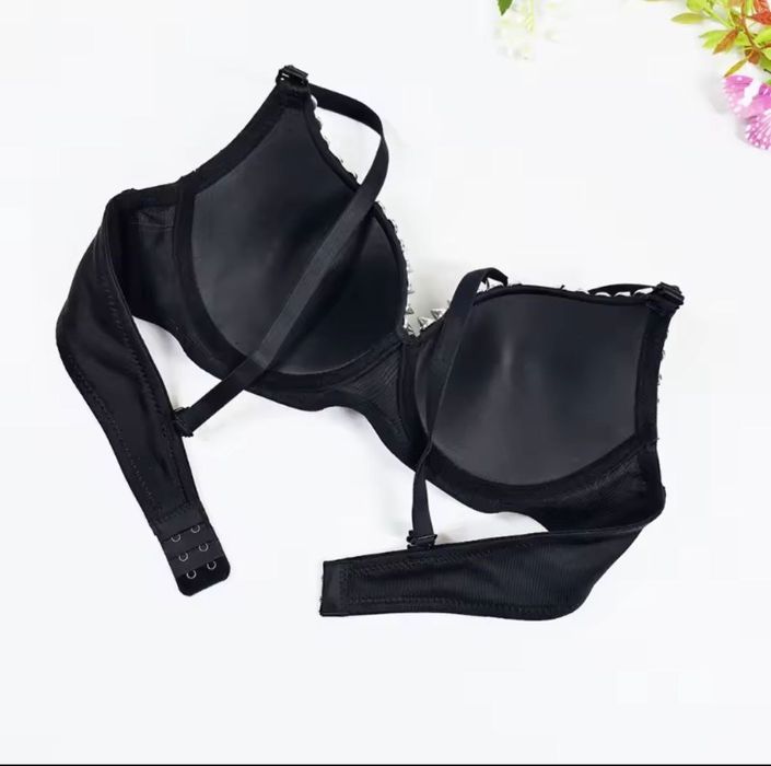 Декоративный лиф с шипами