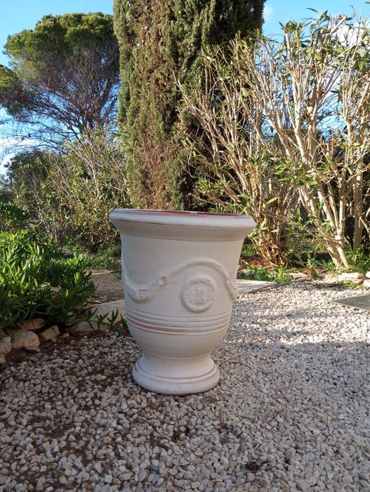 Piękne stylowe donice z południa Francji