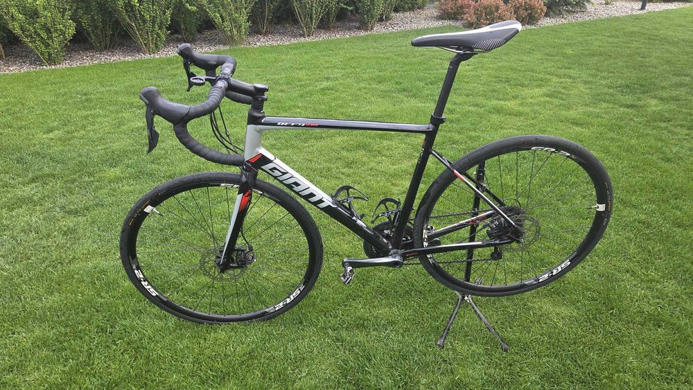 Rower szosowy Giant Defy 2